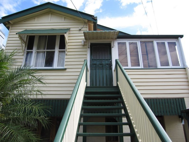 29 Ellis Street, Greenslopes QLD 4120