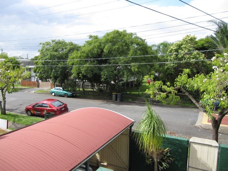 29 Ellis Street, Greenslopes QLD 4120