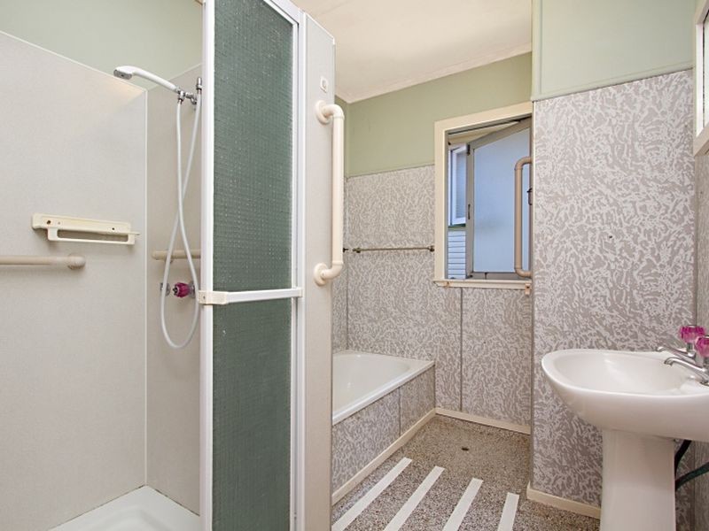 54 Dickens Street, Norman Park QLD 4170