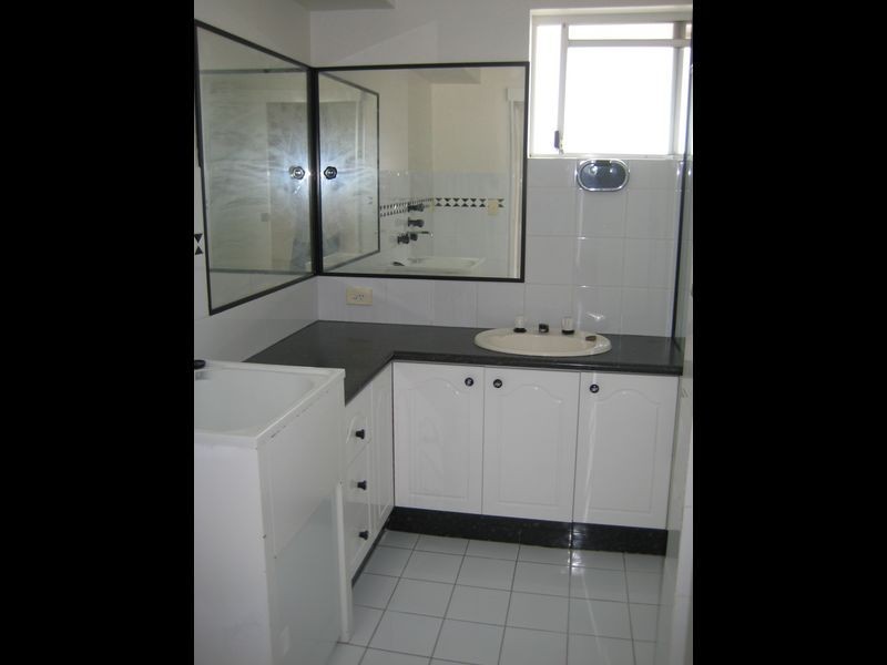 4/11 Shakespeare Street, Coorparoo QLD 4151