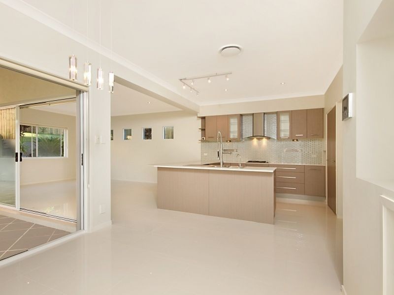 85 Woodville Place, Annerley QLD 4103