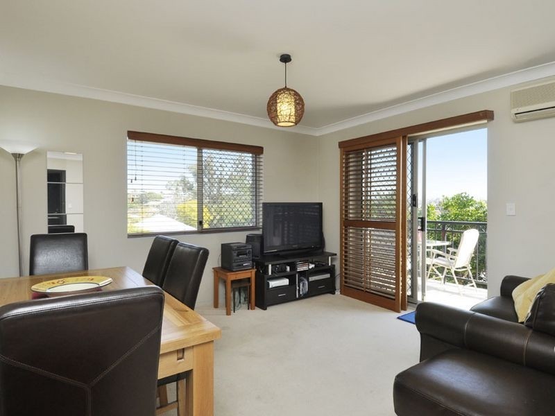 2/42 Nicklin Street, Coorparoo QLD 4151