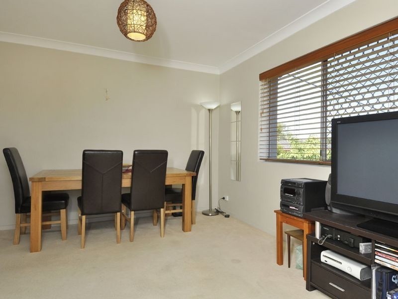 2/42 Nicklin Street, Coorparoo QLD 4151