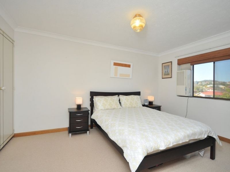 2/12 Durham Street, Coorparoo QLD 4151