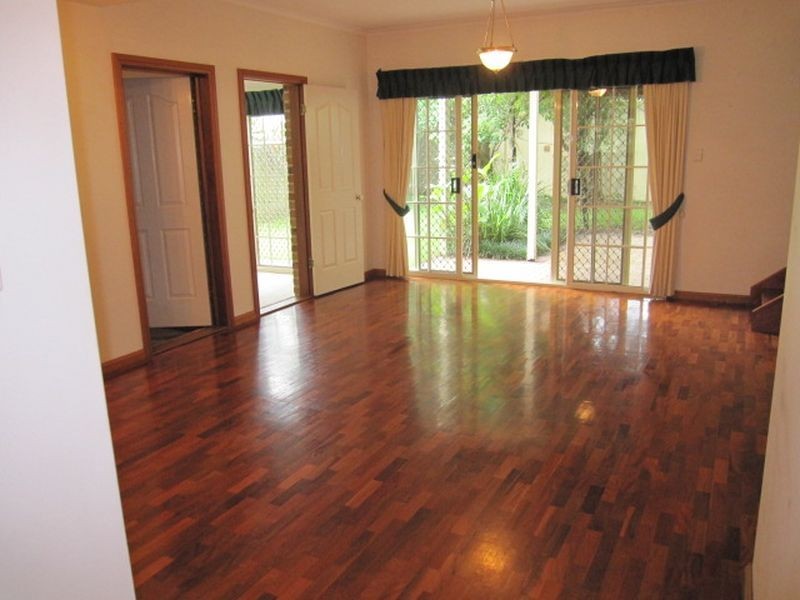 1/23 Laura Street, Highgate Hill QLD 4101
