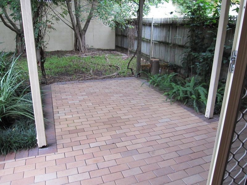 1/23 Laura Street, Highgate Hill QLD 4101