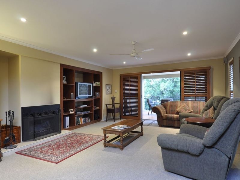 131 Sapphire Street, Holland Park QLD 4121