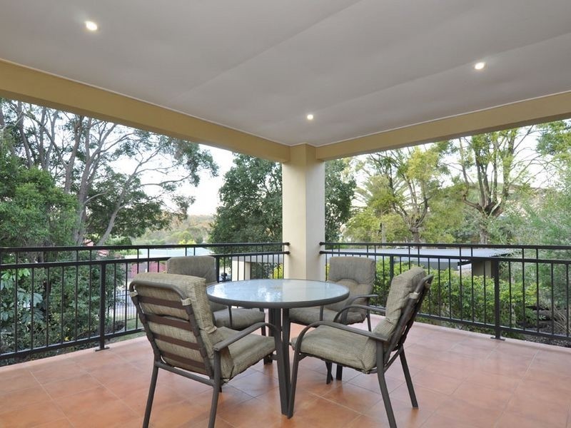 131 Sapphire Street, Holland Park QLD 4121