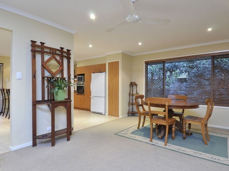 131 Sapphire Street, Holland Park QLD 4121