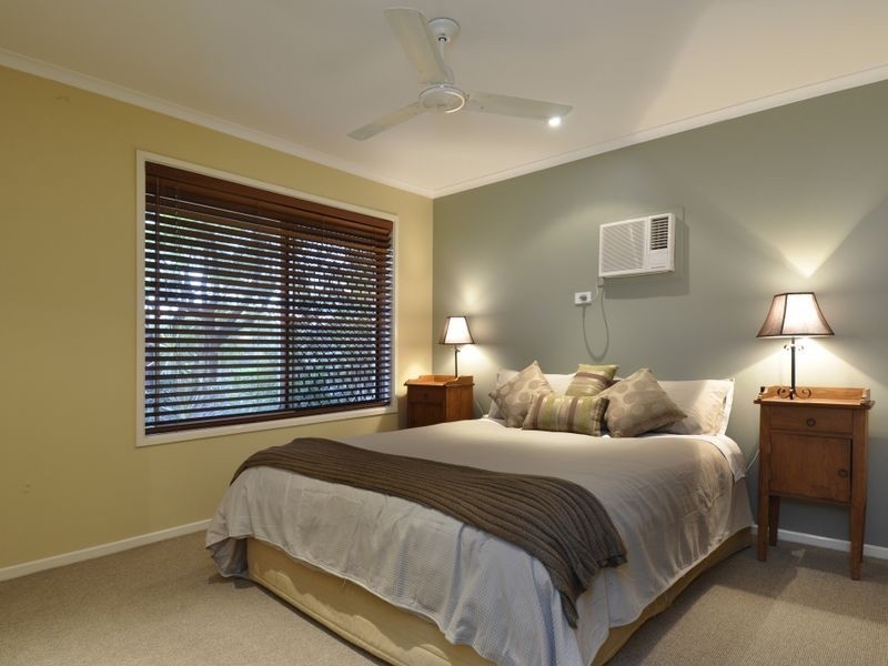 131 Sapphire Street, Holland Park QLD 4121