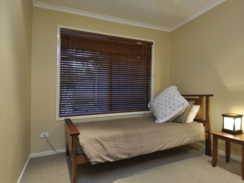 131 Sapphire Street, Holland Park QLD 4121