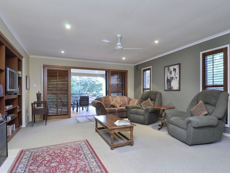 131 Sapphire Street, Holland Park QLD 4121