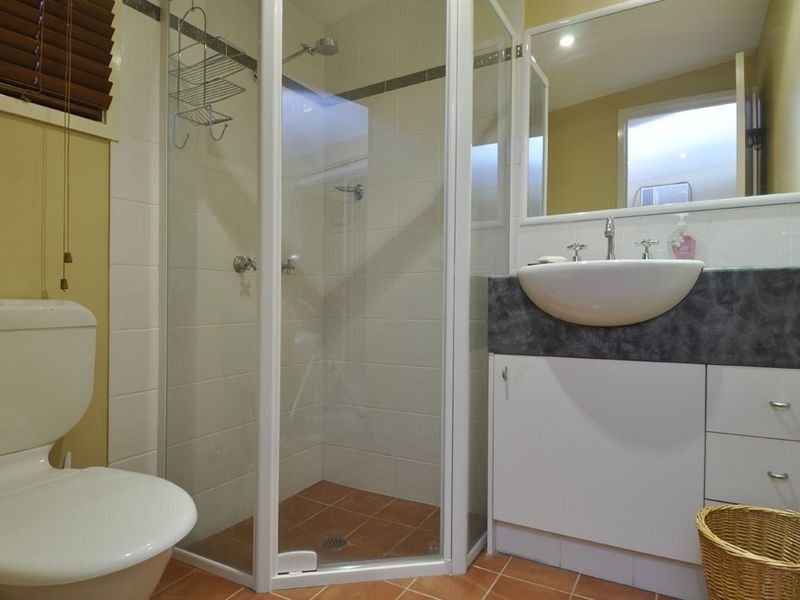 131 Sapphire Street, Holland Park QLD 4121