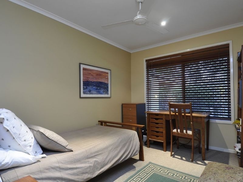 131 Sapphire Street, Holland Park QLD 4121