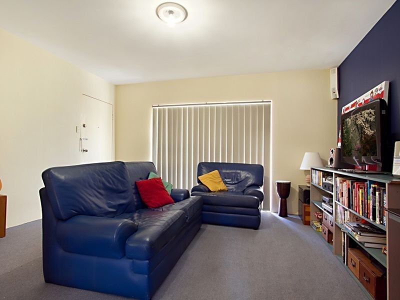 2/28 Kitchener Street, Coorparoo QLD 4151