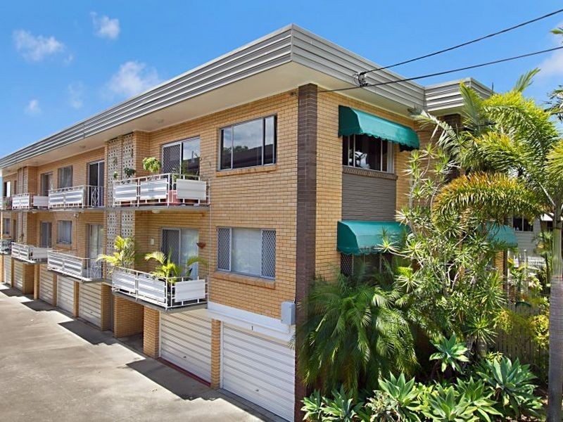 2/28 Kitchener Street, Coorparoo QLD 4151