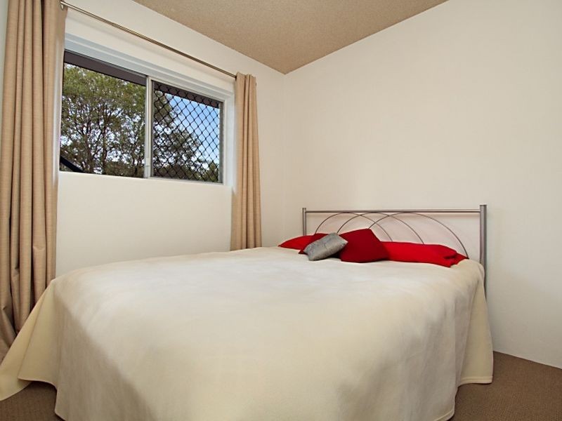 1/23 Robinson Street, Coorparoo QLD 4151