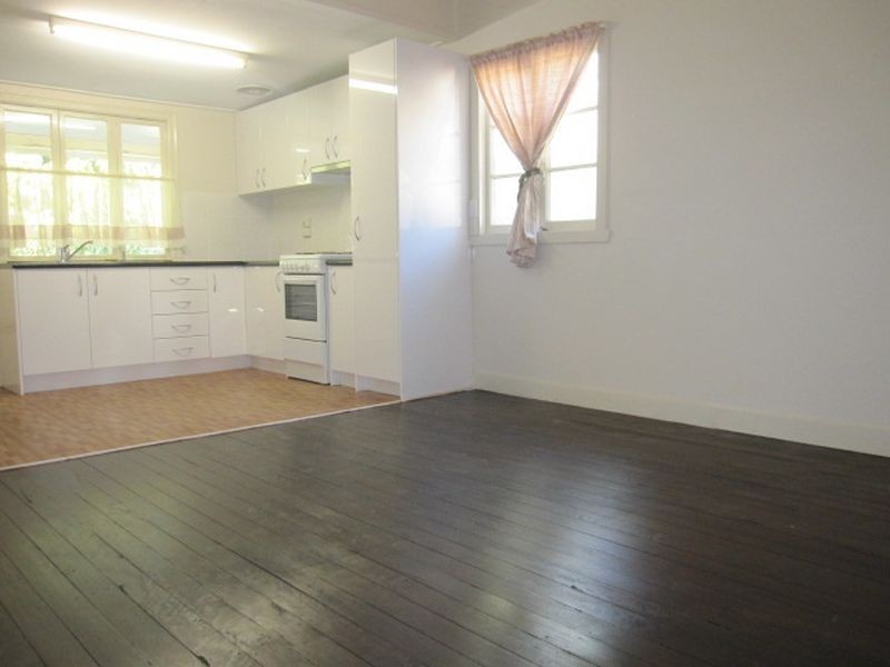 52 Pear Street, Greenslopes QLD 4120