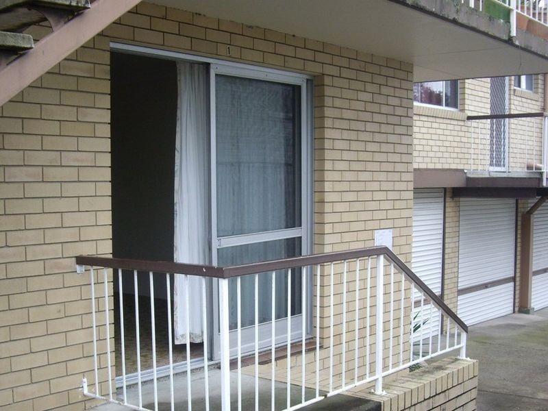 1/8 Wilton Terrace, Yeronga QLD 4104