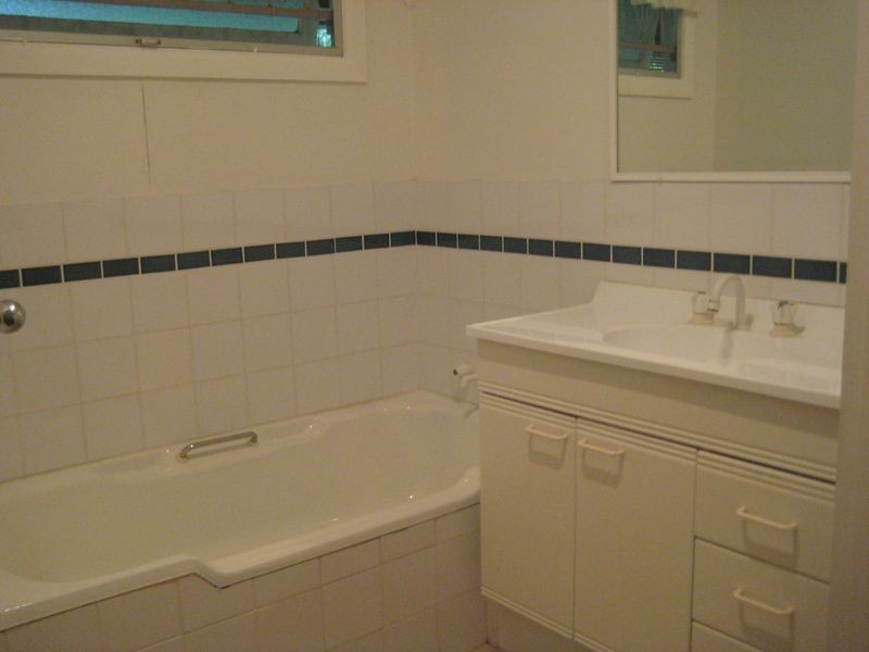 432 Nursery Road, Holland Park QLD 4121