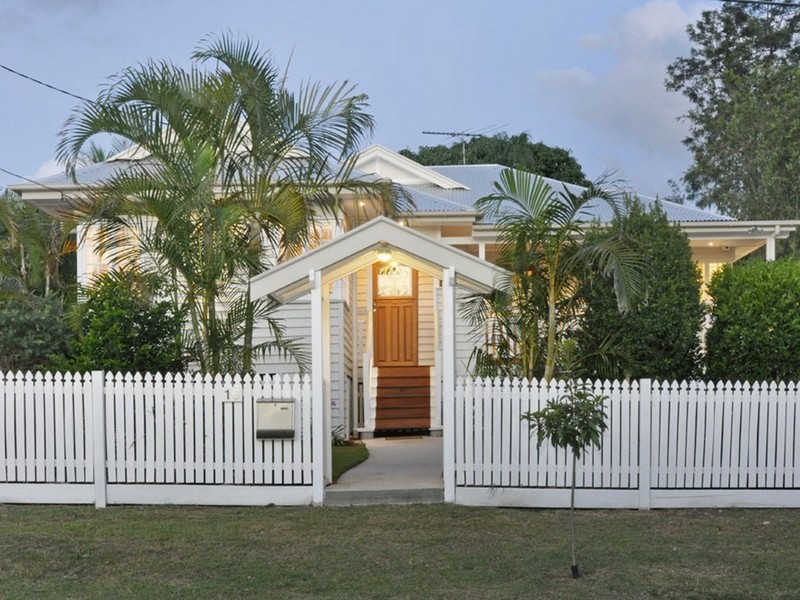 16 Dundee Street, Holland Park QLD 4121