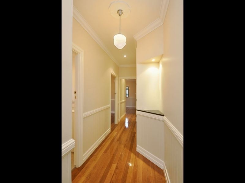 16 Dundee Street, Holland Park QLD 4121