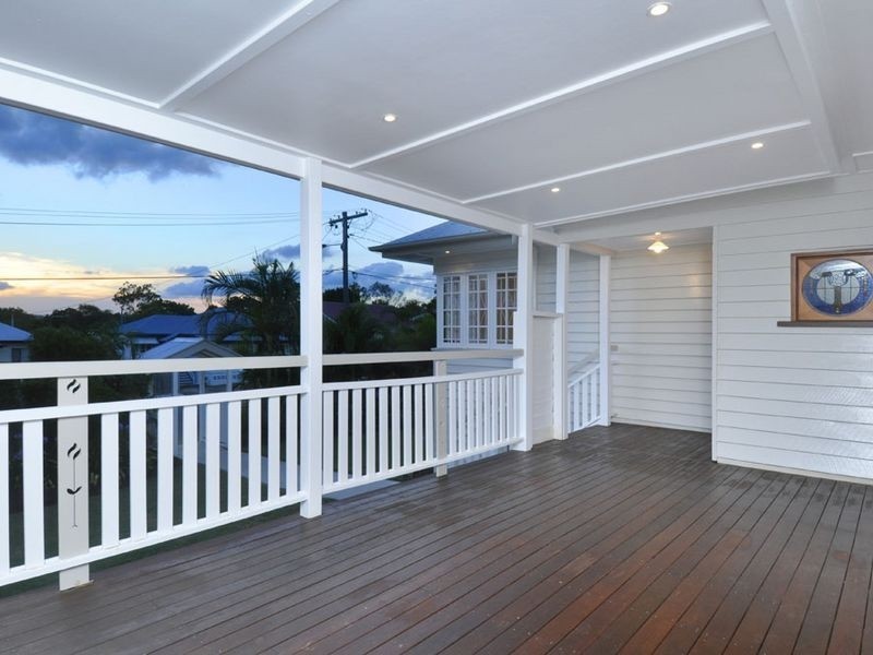 16 Dundee Street, Holland Park QLD 4121