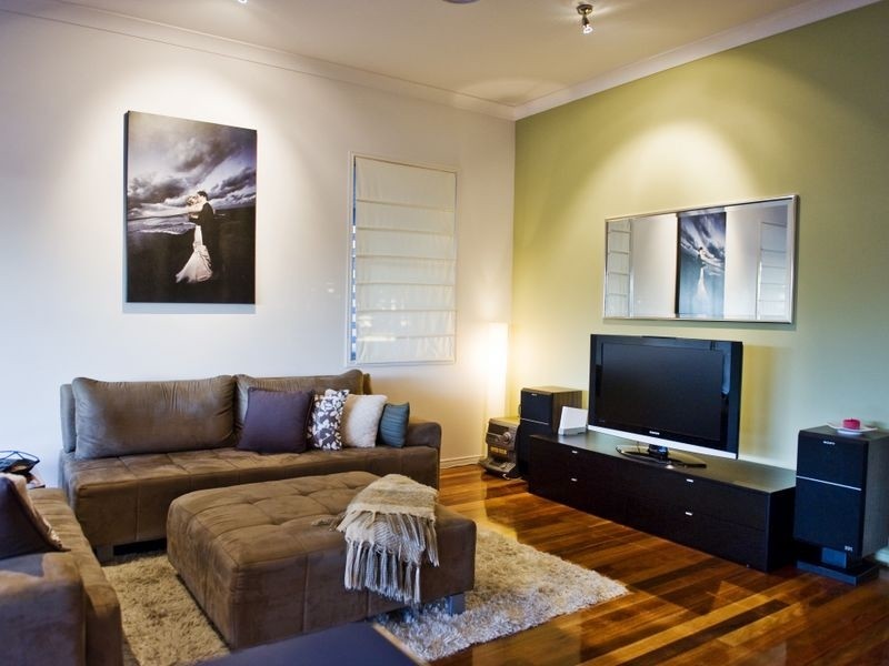 24 Donald Street, Camp Hill QLD 4152