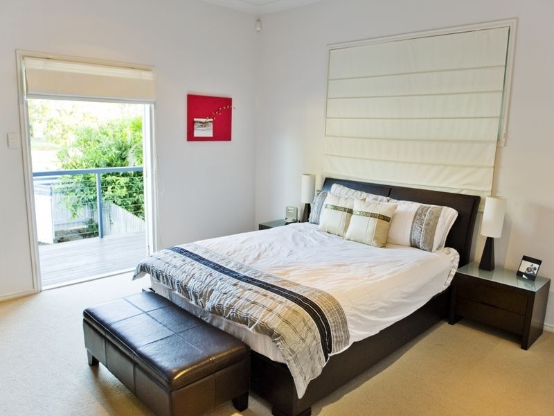 24 Donald Street, Camp Hill QLD 4152