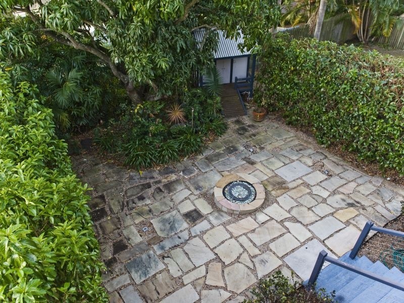 24 Donald Street, Camp Hill QLD 4152