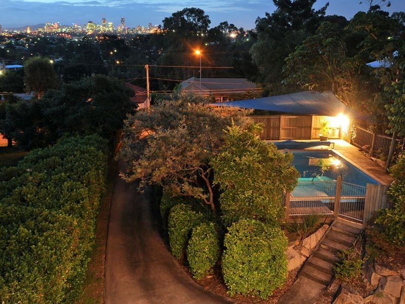 381 Chatsworth Road, Coorparoo QLD 4151