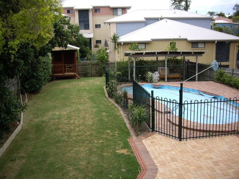 32 Palmer Street, Greenslopes QLD 4120