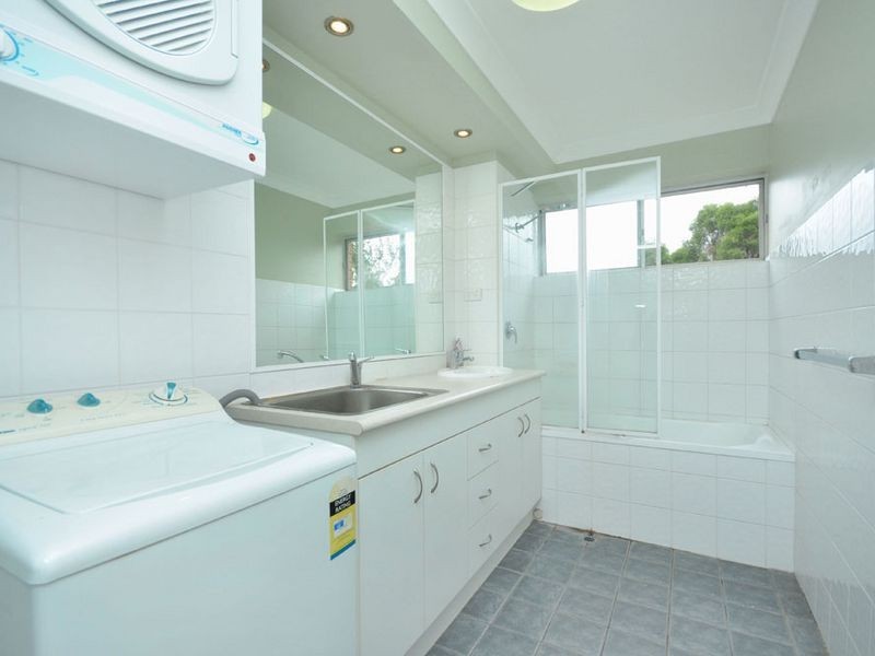 1/59 Mclay Street, Coorparoo QLD 4151