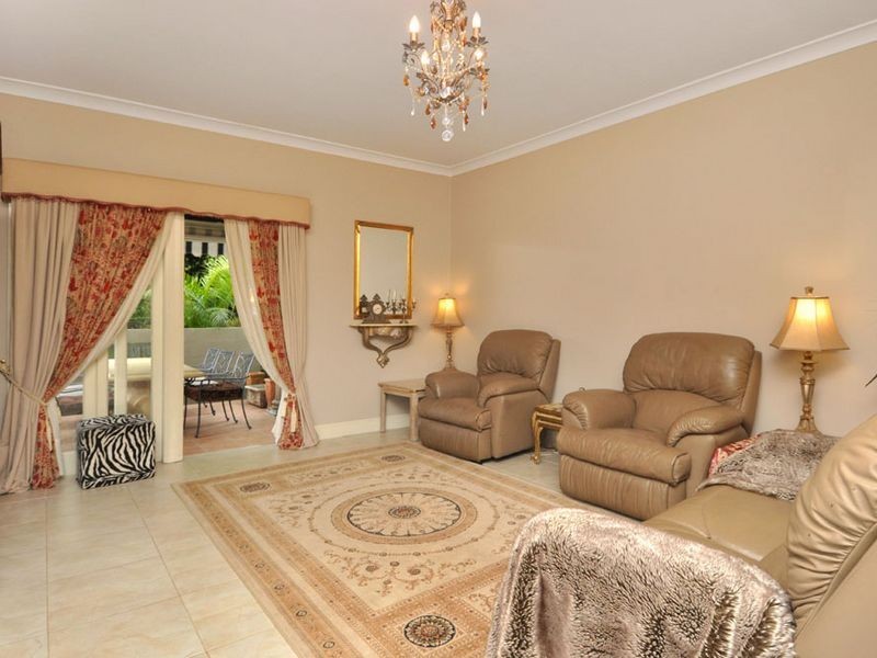 81 Greenmount Avenue, Holland Park QLD 4121