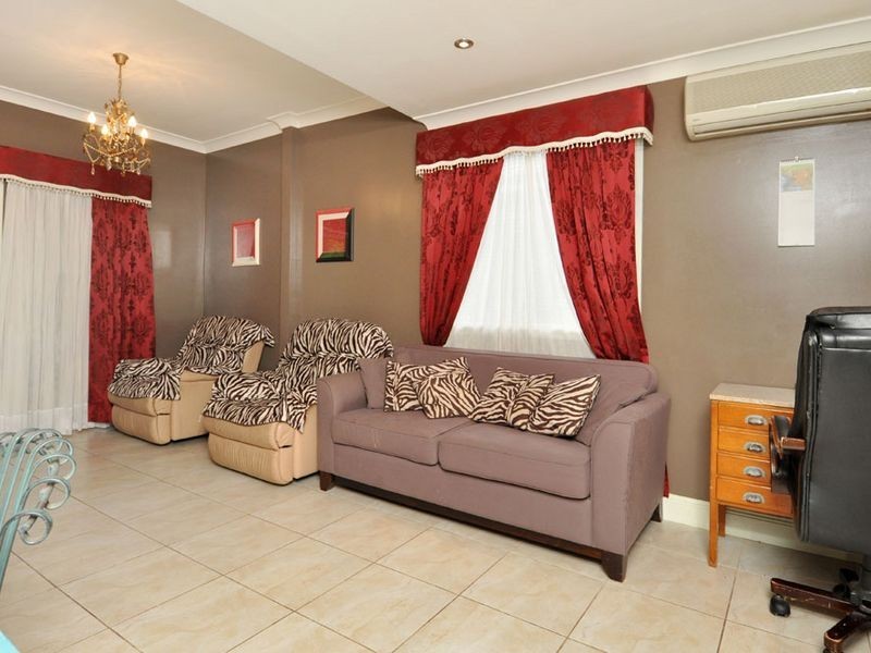 81 Greenmount Avenue, Holland Park QLD 4121