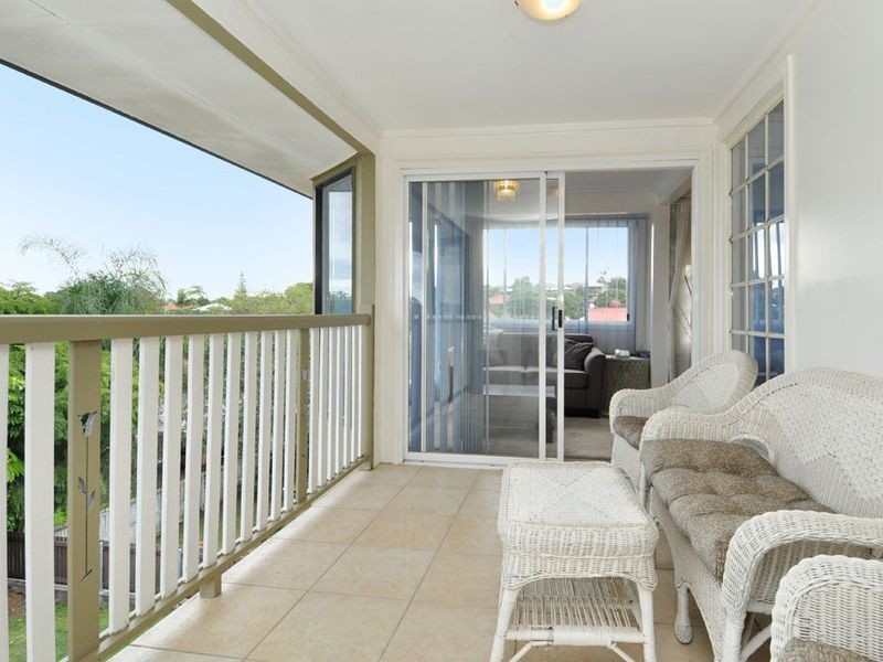 81 Greenmount Avenue, Holland Park QLD 4121