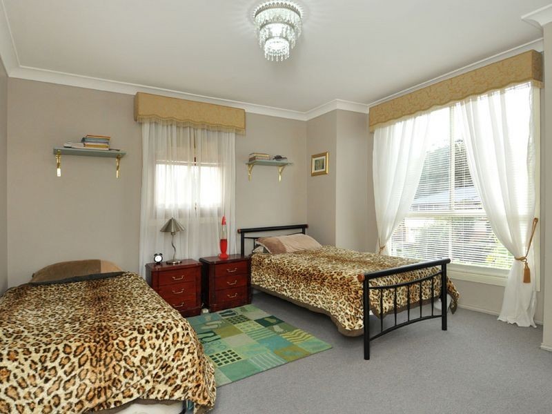 81 Greenmount Avenue, Holland Park QLD 4121