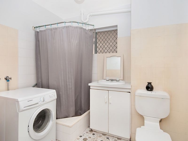 2/126 Pembroke Road, Coorparoo QLD 4151