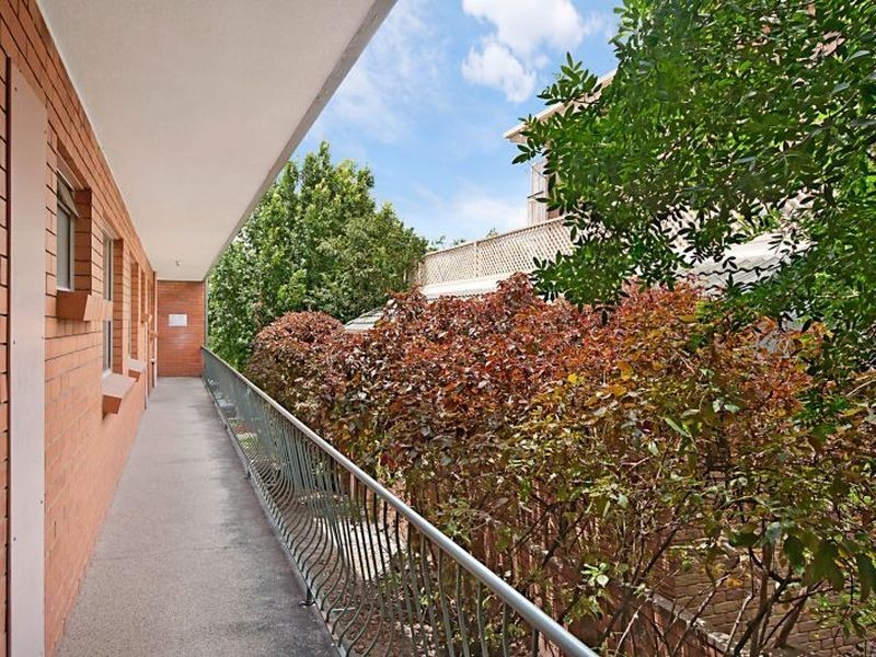 2/126 Pembroke Road, Coorparoo QLD 4151