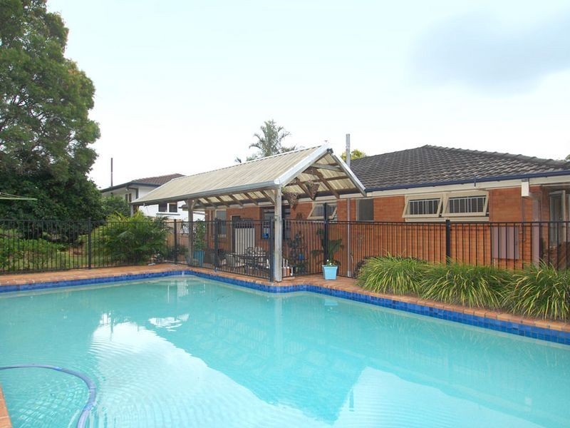 433 Nursery Road, Holland Park QLD 4121