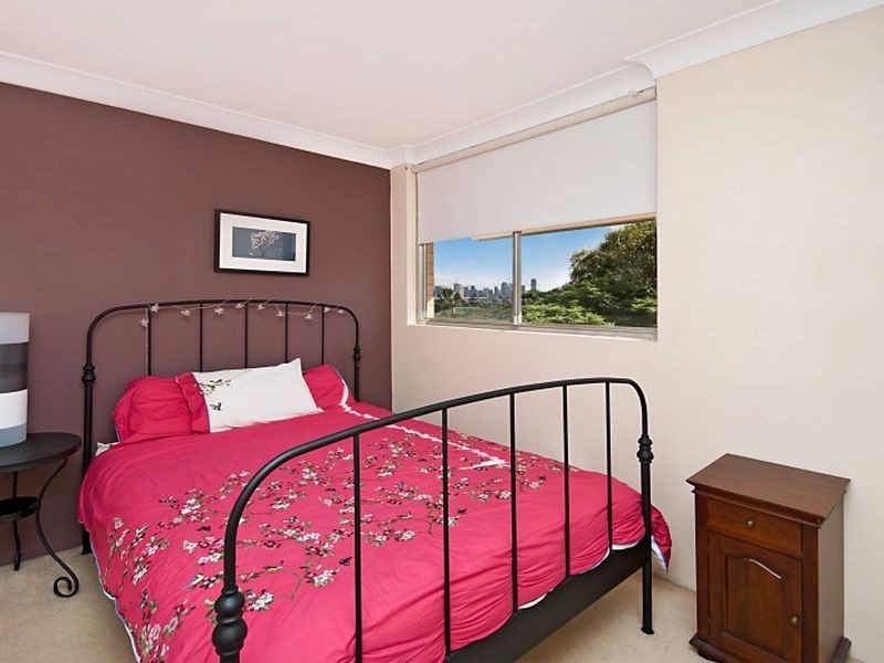 8/22 Raby Road, Coorparoo QLD 4151