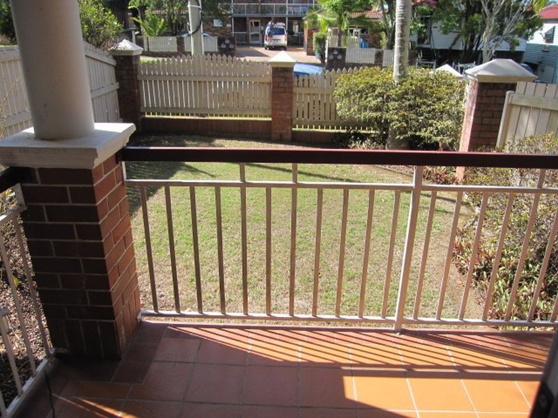 1/85 Kitchener Street, Coorparoo QLD 4151