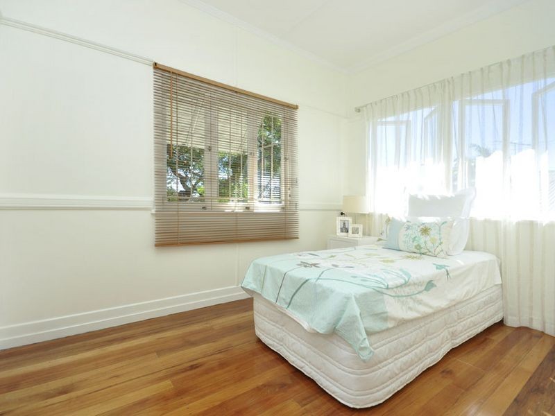 20 The Crescent, Coorparoo QLD 4151