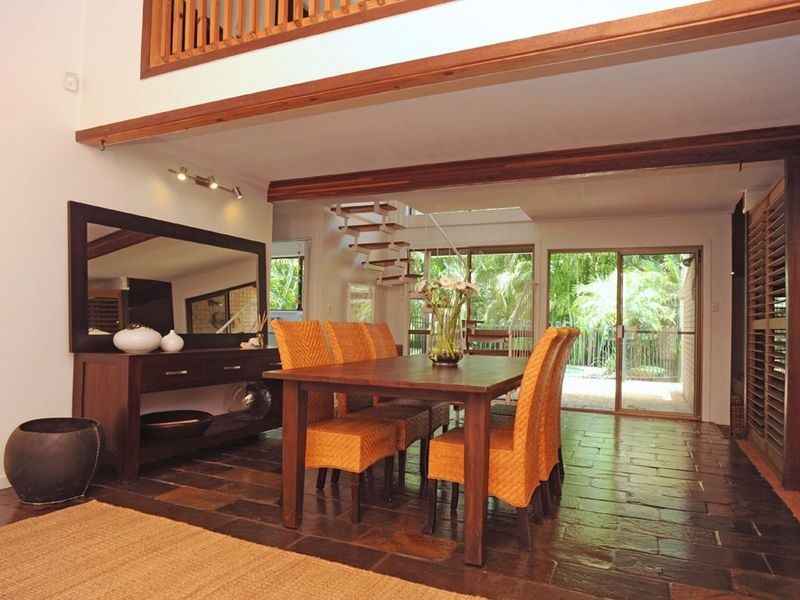 27 Hector  Road, Holland Park QLD 4121