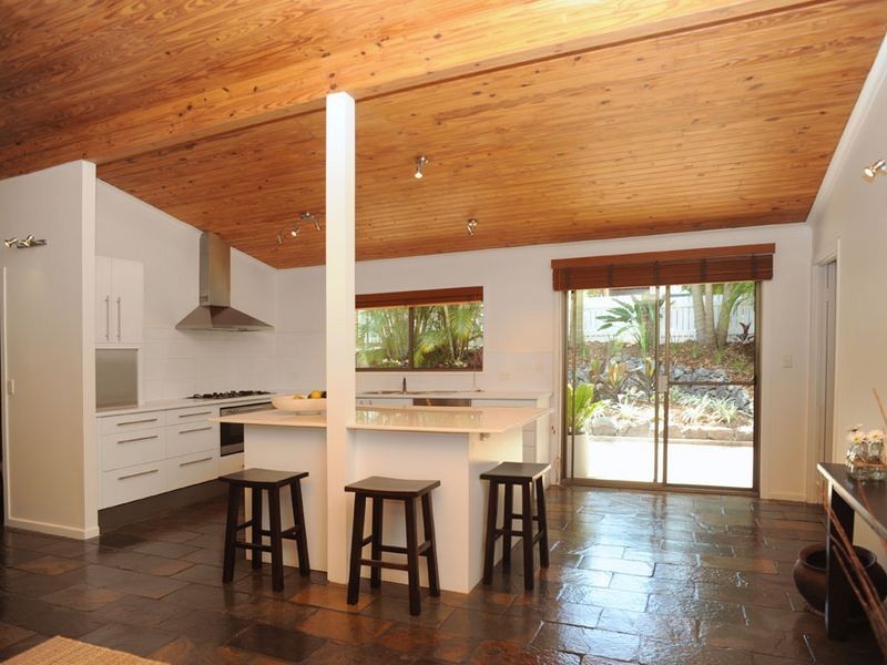 27 Hector  Road, Holland Park QLD 4121