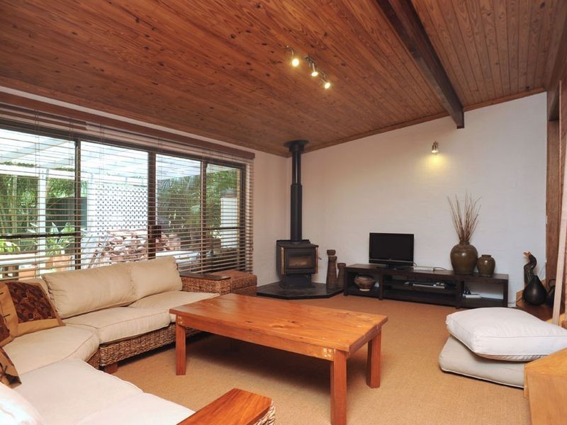 27 Hector  Road, Holland Park QLD 4121