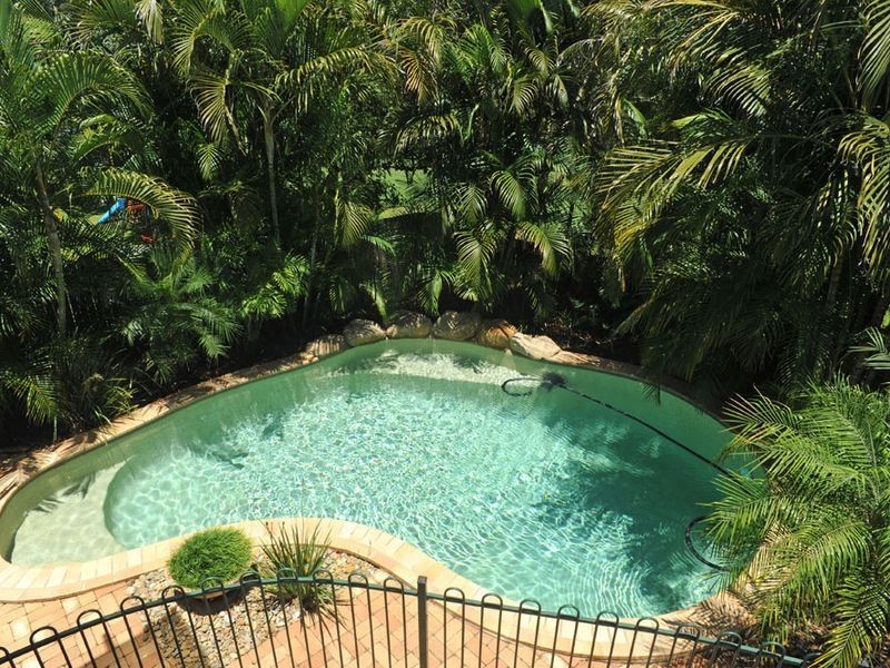 27 Hector  Road, Holland Park QLD 4121