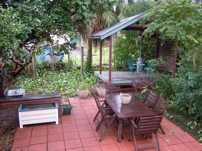 751 Logan Road, Greenslopes QLD 4120