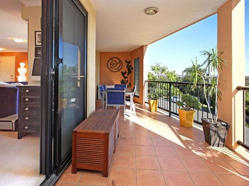 4/12 Norman Crescent, Norman Park QLD 4170