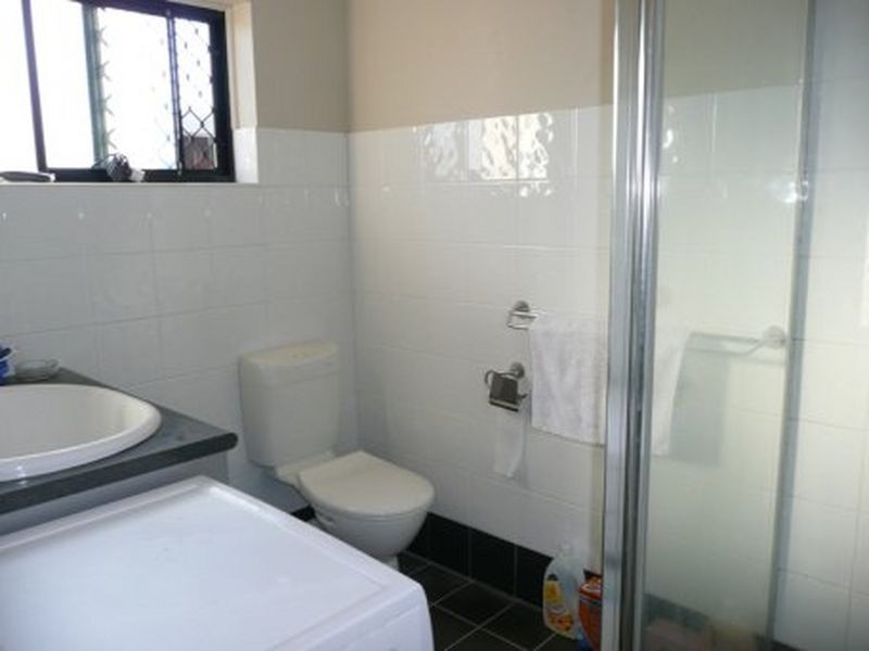 3/8 Kitchener Street, Coorparoo QLD 4151